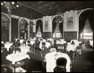 Spisesal på Copley Plaza-hotellet, Boston, 1912 eller 1913 (sølv gelatintrykk)
